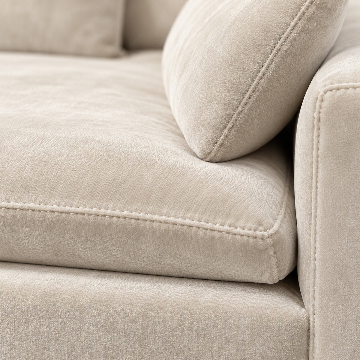 Canapé Mija 2 places en velours beige, détail du tissu