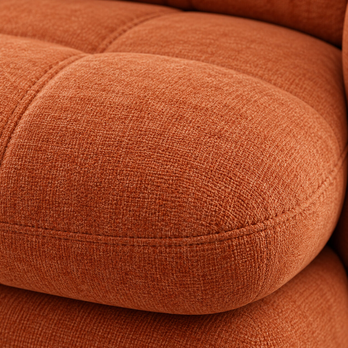 Canapé modulable Ronda 2 places terracotta avec pouf, détail du tissu chenillé