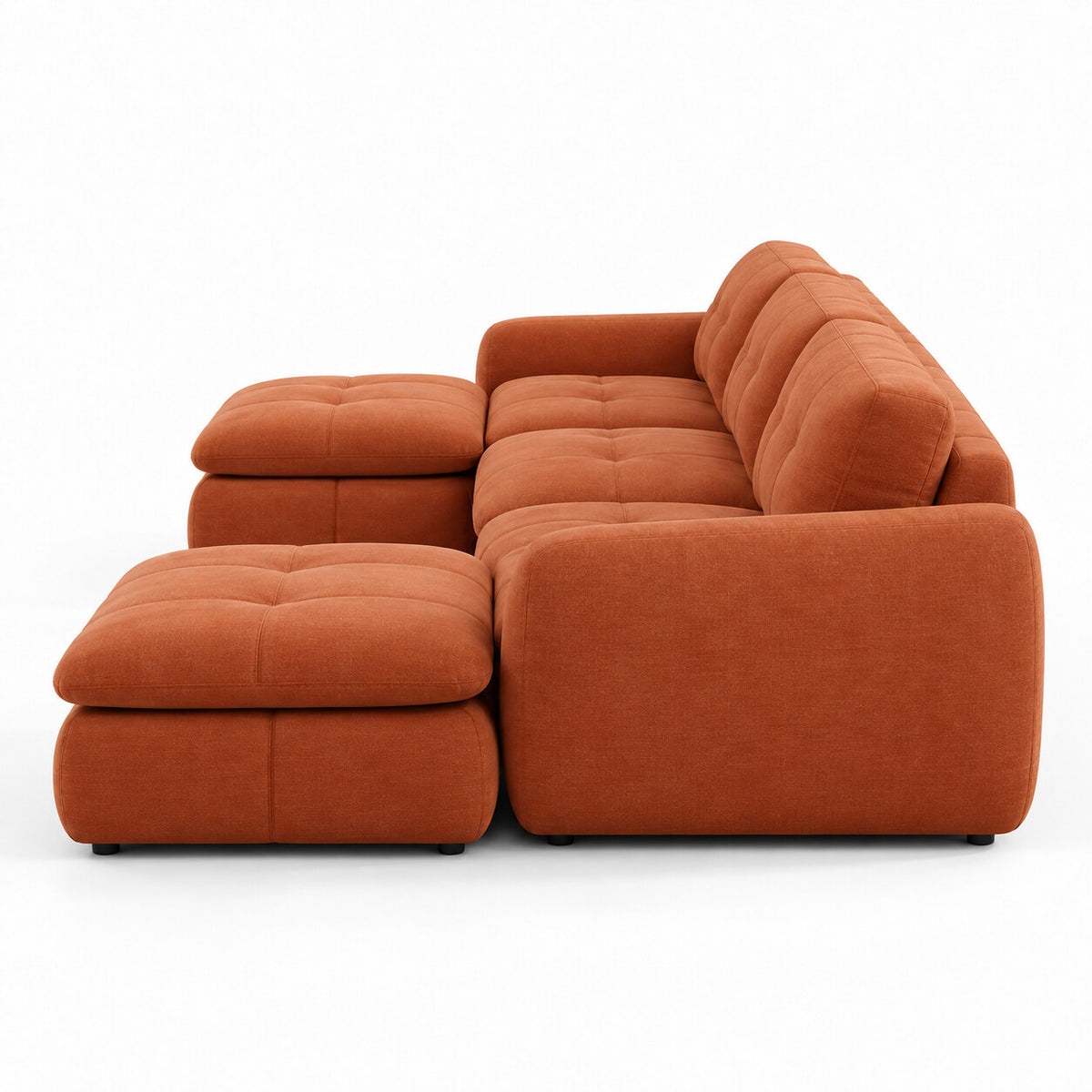 Canapé modulable Ronda 3 places terracotta avec deux poufs, vue de profil